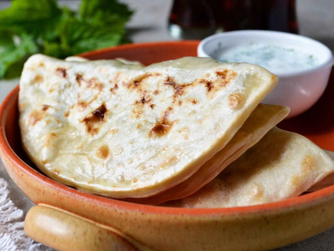 Лепёшки с крапивой: согревайте весну вкусными моментами