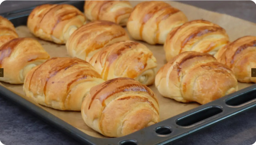 Круассаны, которые покорят ваше сердце: простой рецепт для идеального завтрака