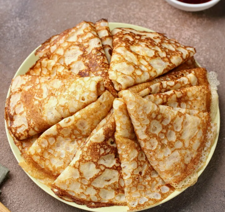 Кефирные блинчики с манкой: идеальный завтрак или лакомство на Масленицу