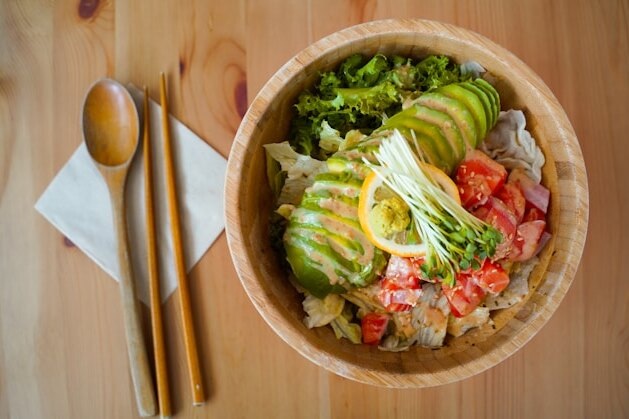 Хиты зимнего стола: сытные и полезные салаты