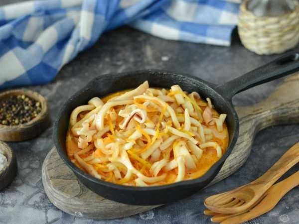 Нежный и полезный гуляш из кальмаров: быстрый рецепт для любого стола