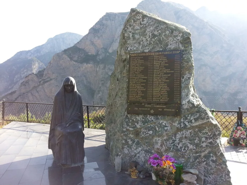 Кармадонское ущелье: тайны и легенды загадочного края