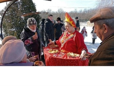 Зимние гулянья в Красновском поселении: как провели Масленицу