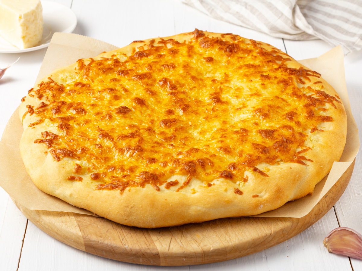 Лепешка с ароматом чеснока: идеальное лакомство для любого случая