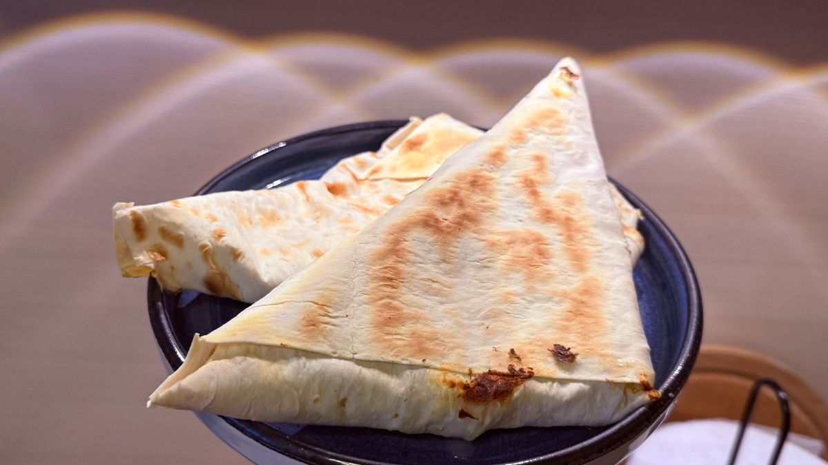 Нежные конвертики с тунцом: идеальный перекус для любого времени дня