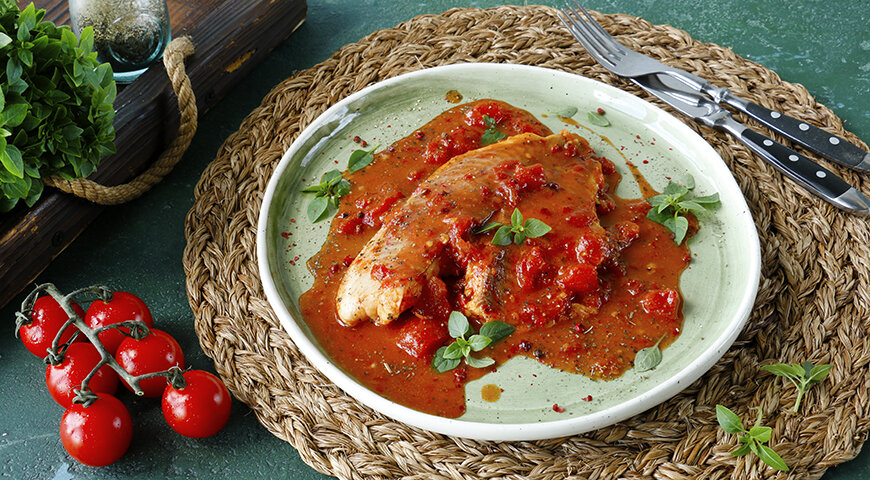 Тилапия в сливочном томатном соусе: вкусно и доступно