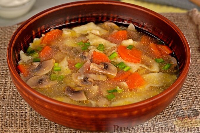 Горячий обед по сеансам: выбираем лучшие супы для любого времени