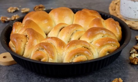 Пасхальная выпечка: нежные пирожки без яиц и молока