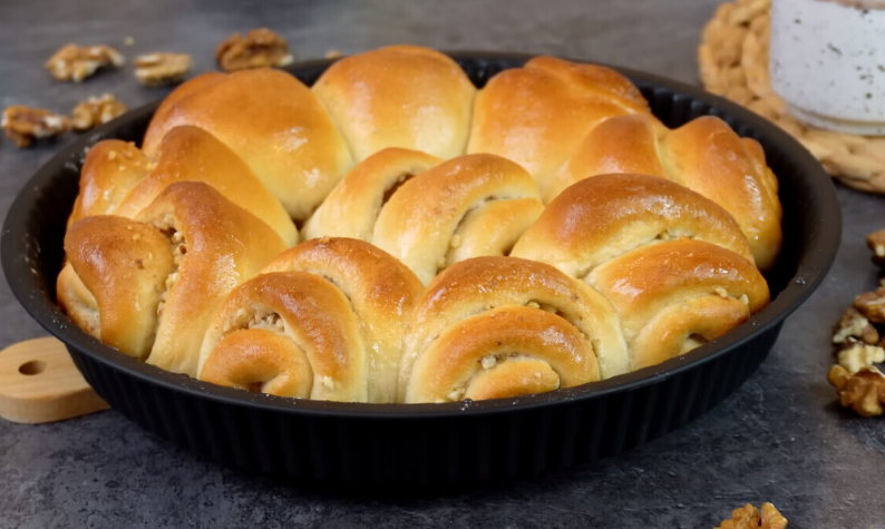 Пасхальная выпечка: нежные пирожки без яиц и молока