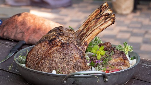 Праздник вкуса: запеченное мясо с овощами на вашем столе