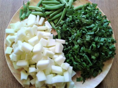 Летний борщ с кабачком: свежесть и аромат в одной тарелке