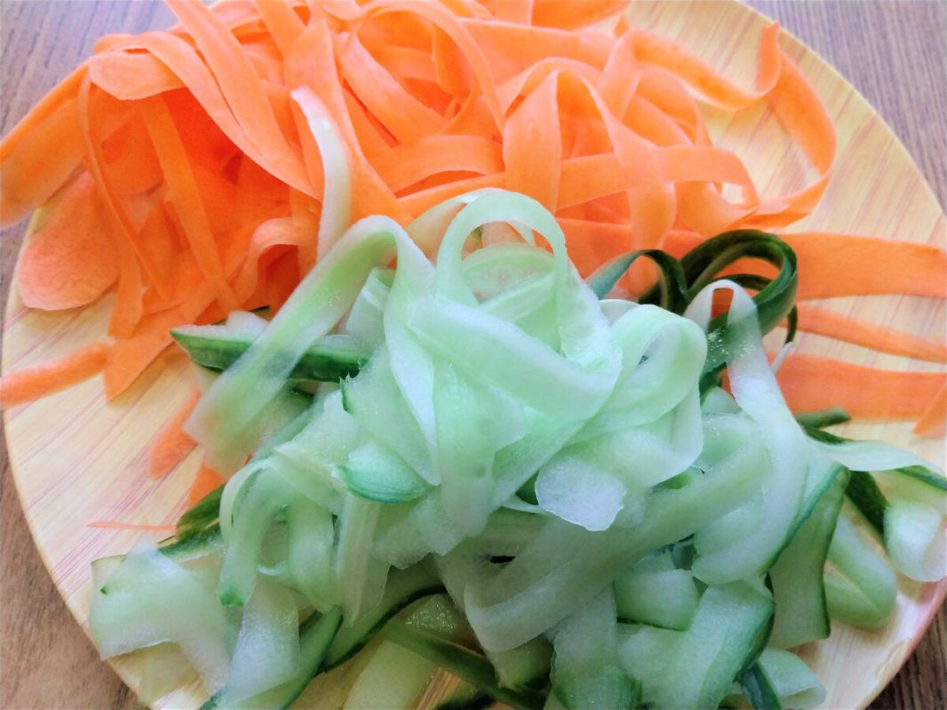 Как приготовить салат с удивительной заправкой, которую любят все