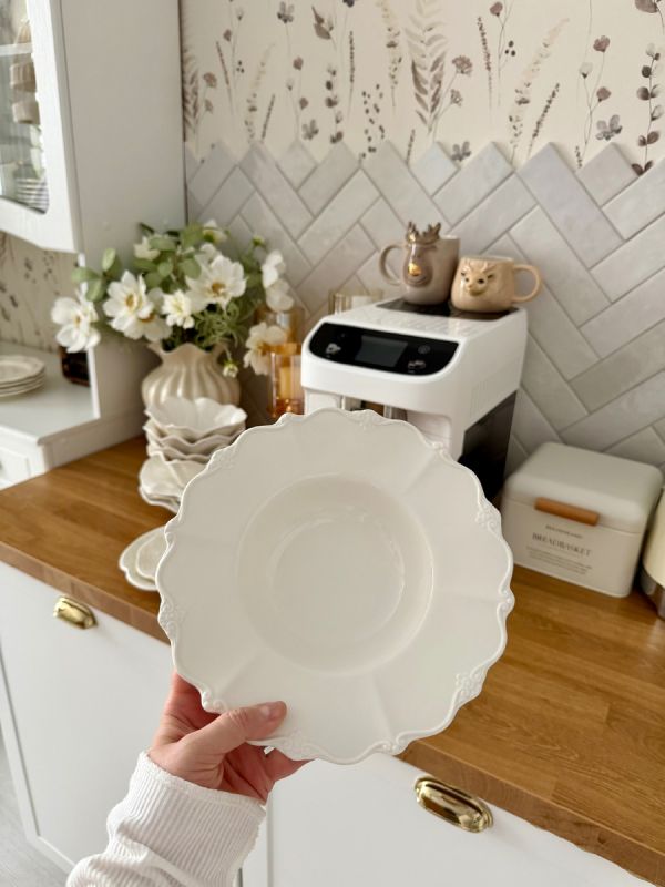 Как сохранить белизну керамических тарелок: простые советы и хитрости