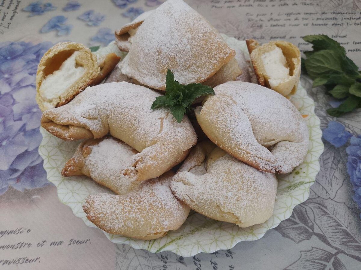 Нежное песочное печенье с белковой начинкой и кокосом