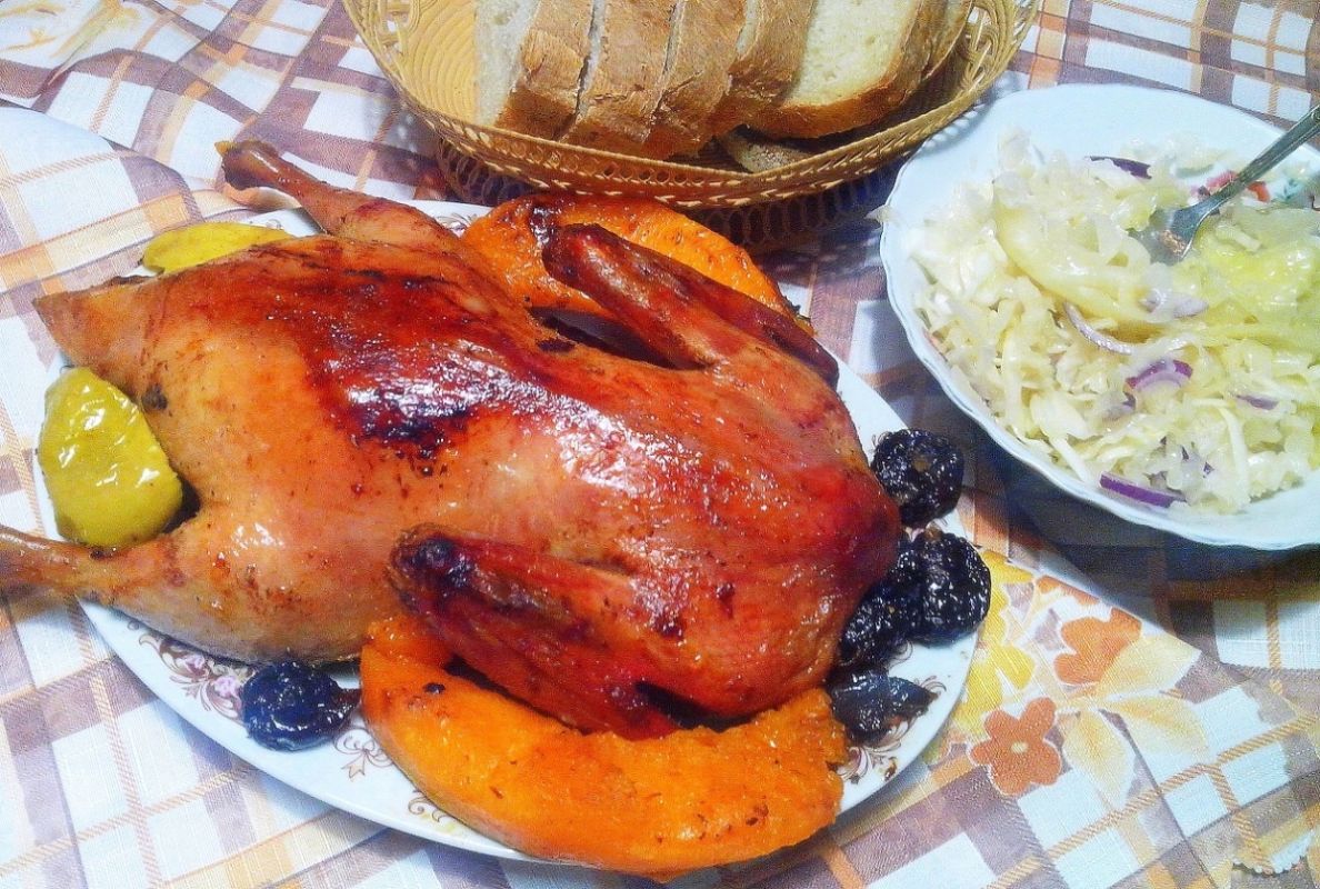 Идеальная утка с яблоками для праздничного стола