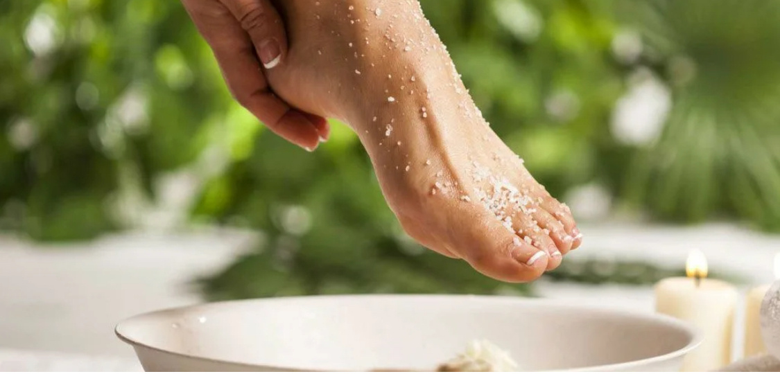 Летнее спасение для стоп: как избежать трещин, напряжения и морщин