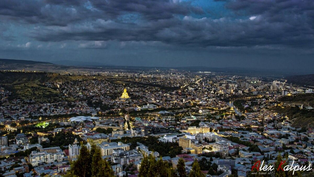 Авлабари: Тбилисский вечерний рай с налетом Парижа