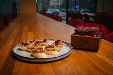 Вкусные брускетты с грибной икрой и трюфельным ароматом