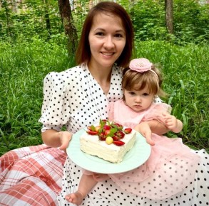 Летние лакомства с клубникой: три рецепта для гурманов