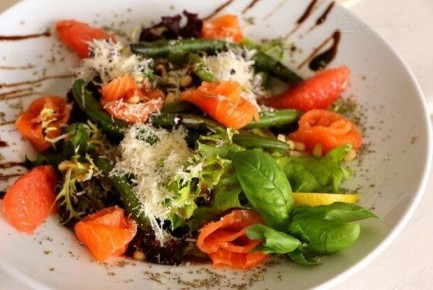 Салат «Фреш с лососем»