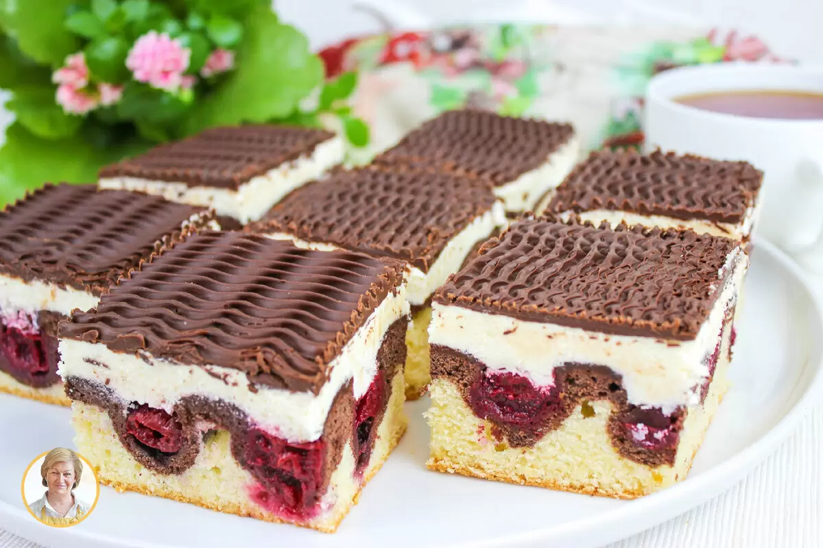 Вкусные волны: Как приготовить торт-пирог "Волны Дуная" с вишней