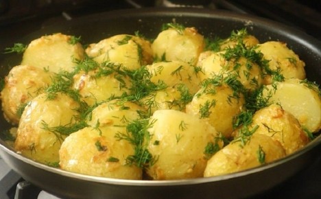 Молодая картошка в сливочном соусе: от простого гарнира до кулинарного шедевра