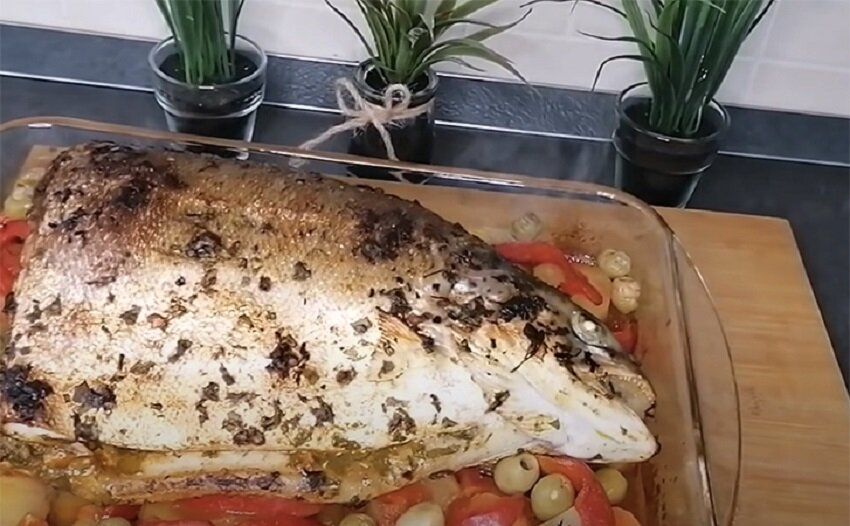 Уникальная рыба на овощной подушке по марокканскому рецепту