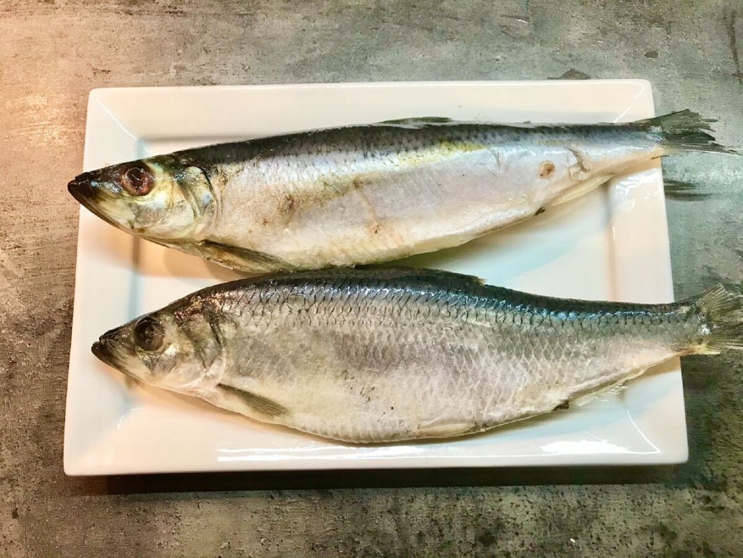 Как запечь селедку в духовке: просто и полезно