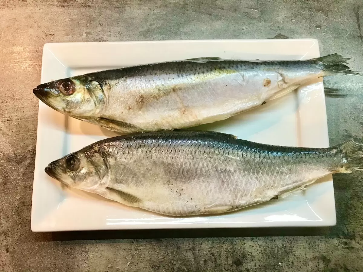 Как запечь селедку в духовке: просто и полезно