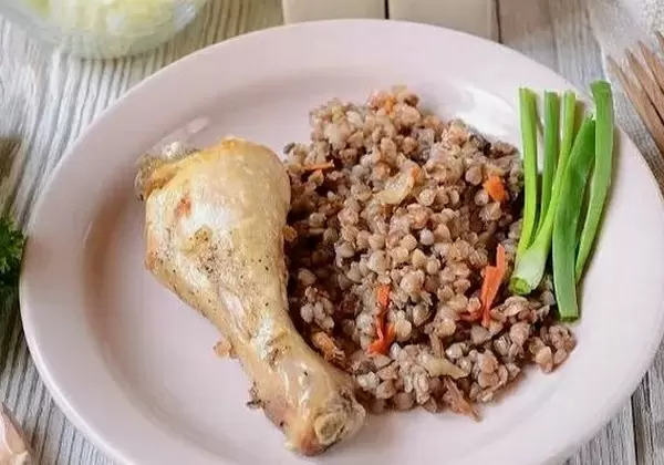 Гречка с куриной голенью в мультиварке