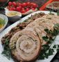 Насыщенный рулет из свинины: изысканная закуска для новогоднего стола